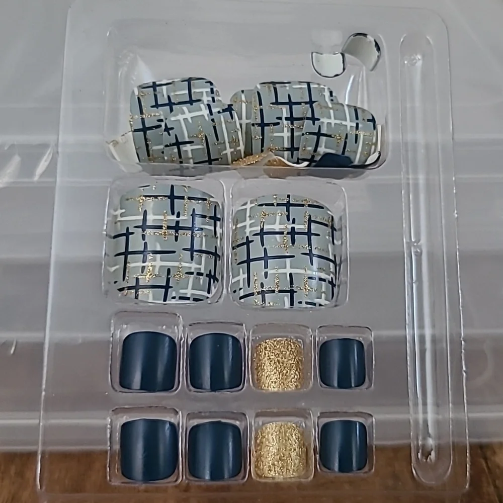 2/$16 Plaid Glitter Press On Toenails